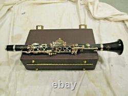 Buffet Crampon WOOD E11 C Clarinet in C & CASE NO Mouthpiece France Used