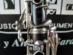 Yamaha YCL-650 Silver Keys Wood Bb Clarinet Silver Keys Professional